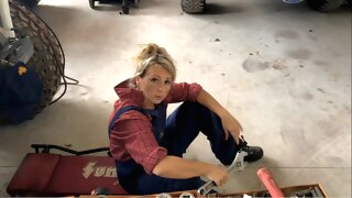 anal Luna Green is the mechanic desired by everyone blonde squirting